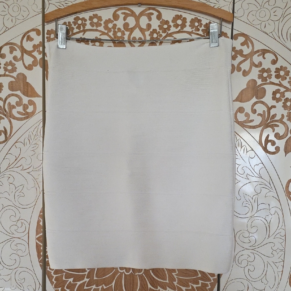BCBGMaxAzria Cream Pencil Skirt
